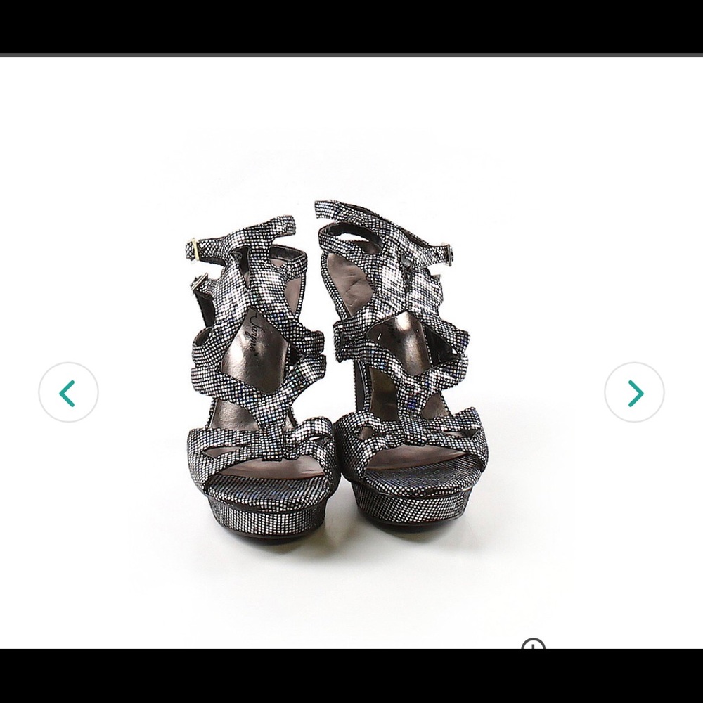 🔥Sarah Jayne metallic strappy sandals 🔥